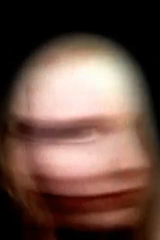 1572333