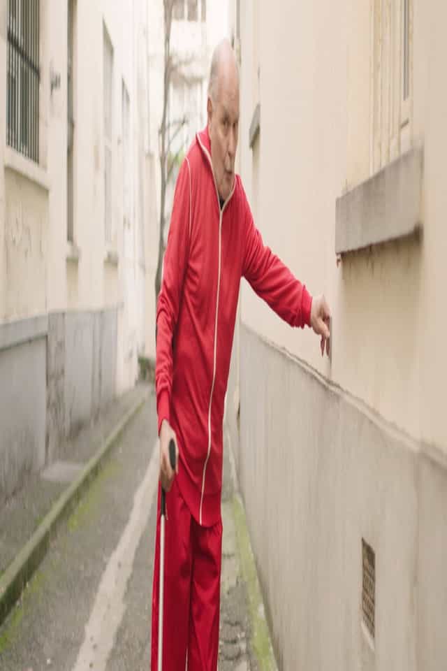 824635