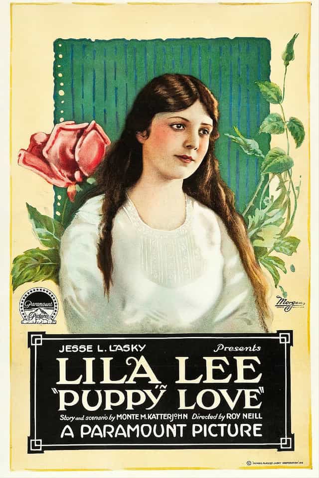 1571863