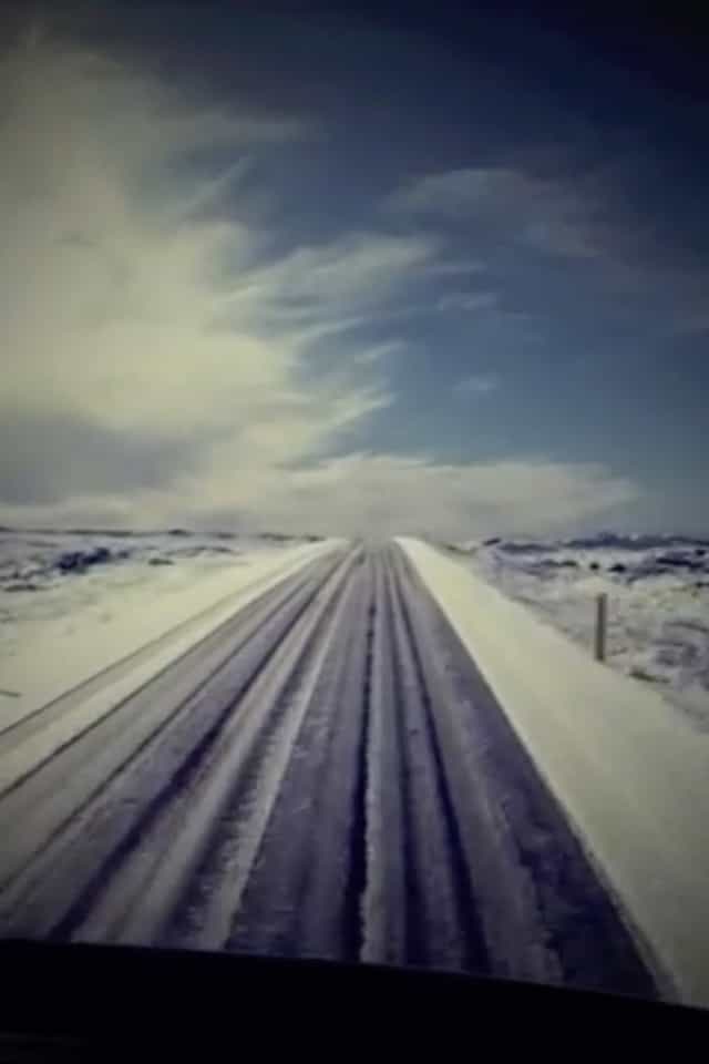 1630563
