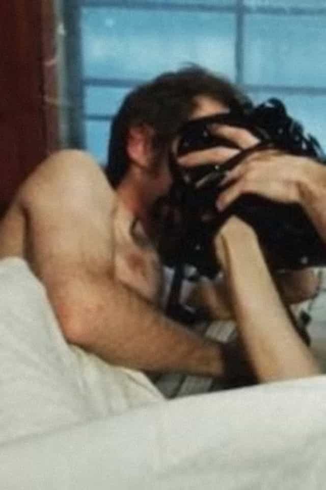 951977
