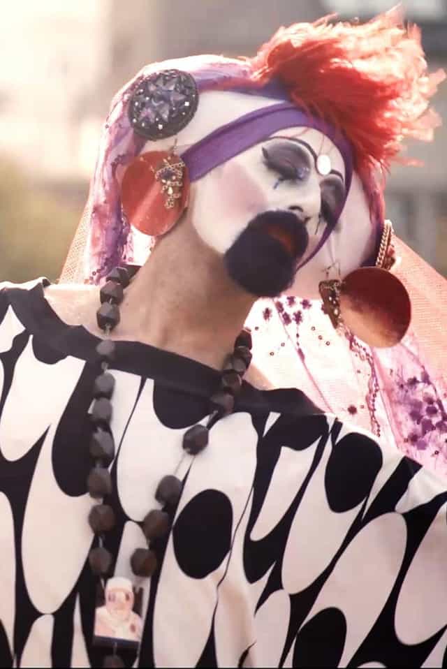 1631918
