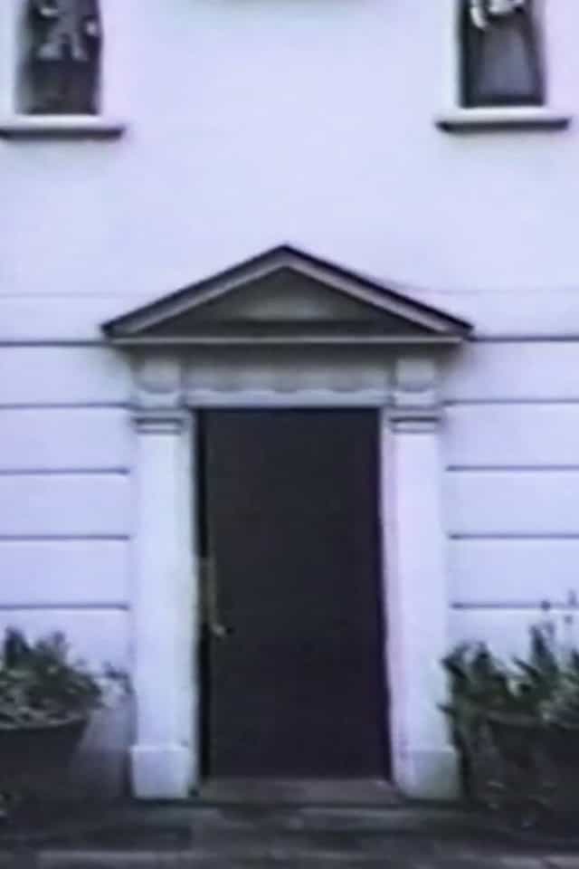 1077493