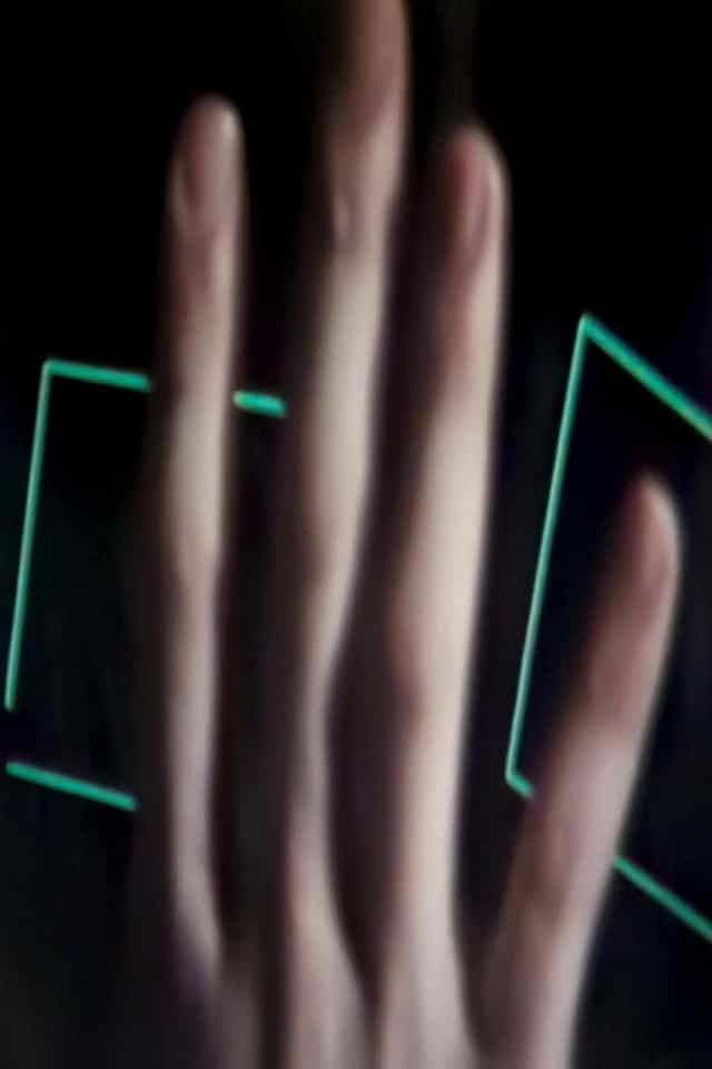 1418913