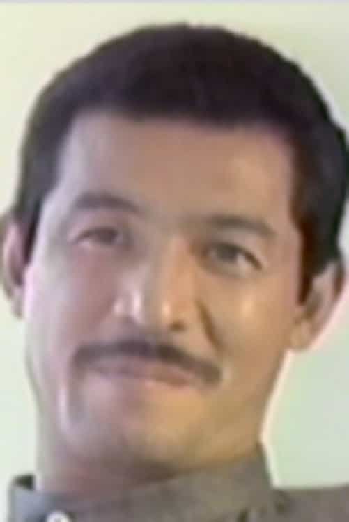 1043557