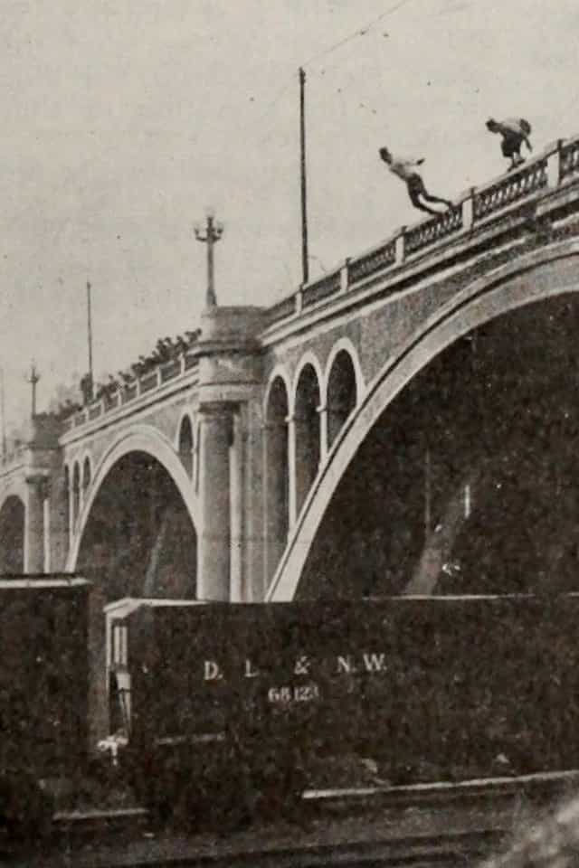 980341