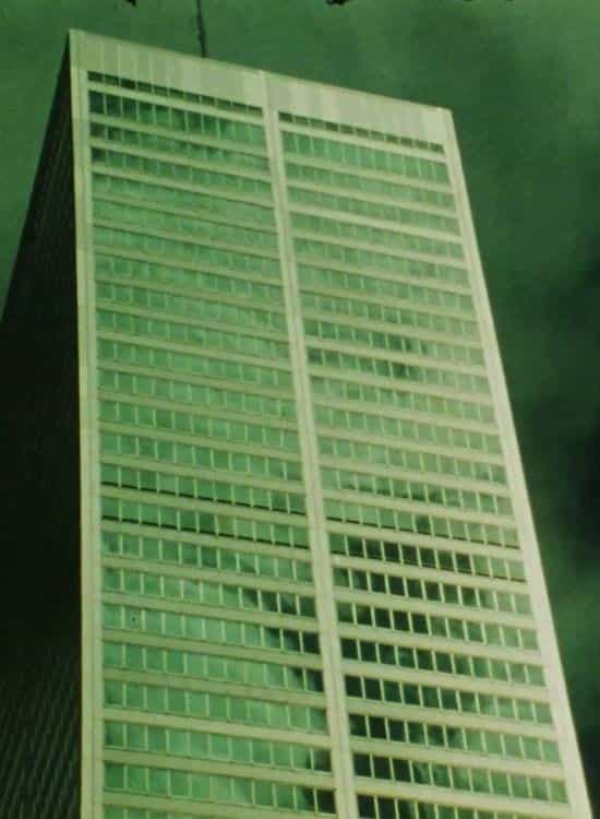 437605