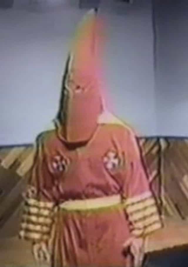 1304443
