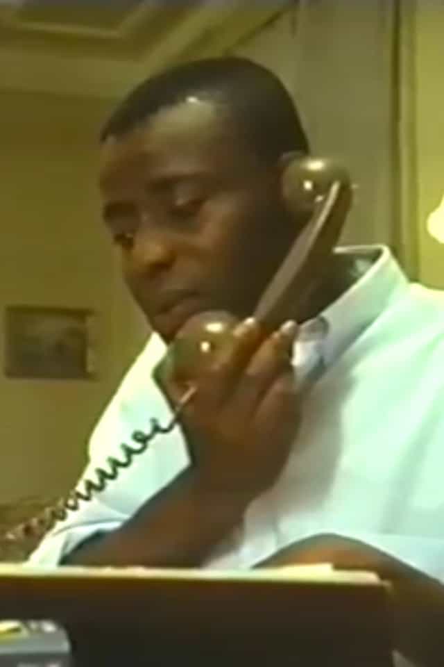 698157