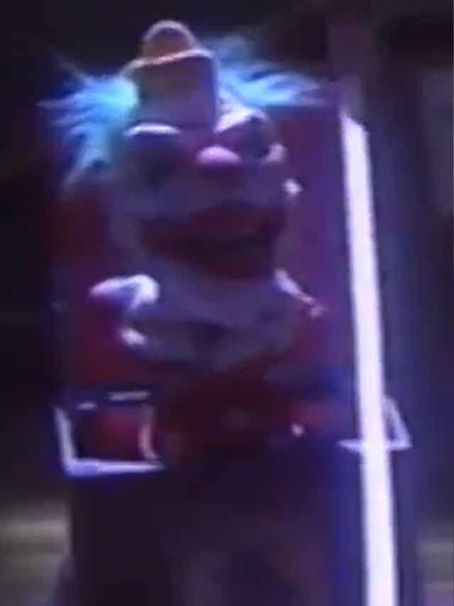 1621385