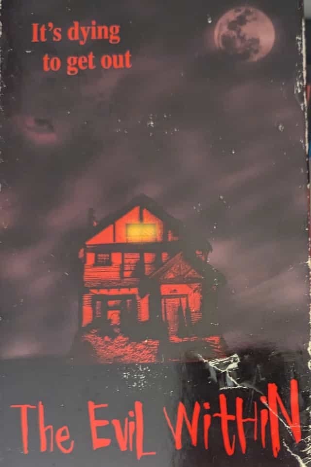 1560608