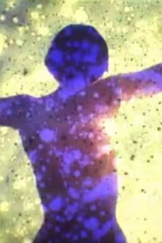 881435