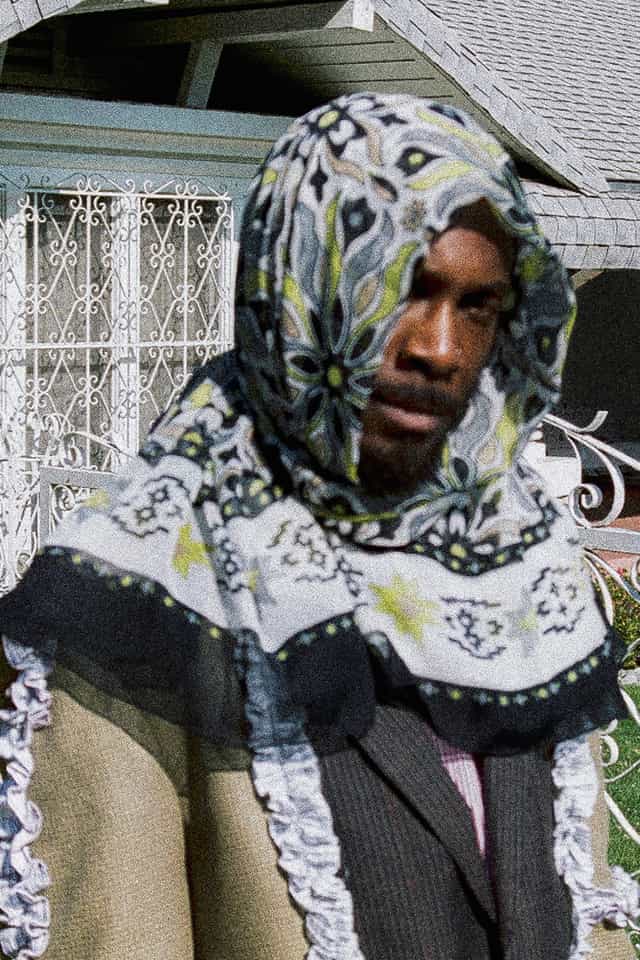 879560