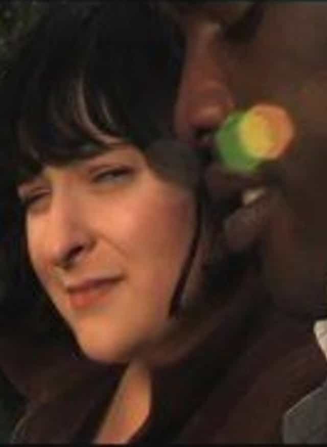 649045