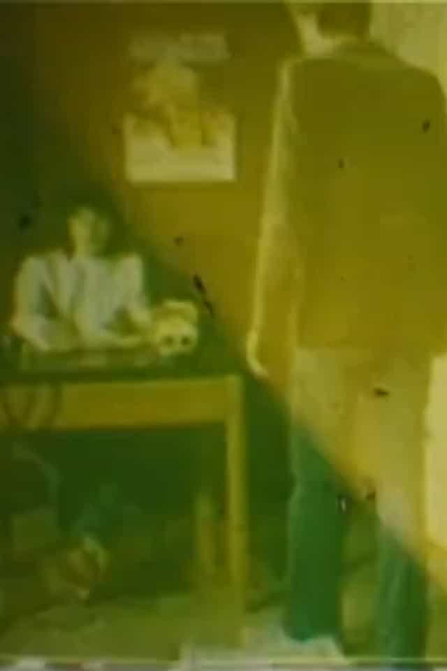 881774