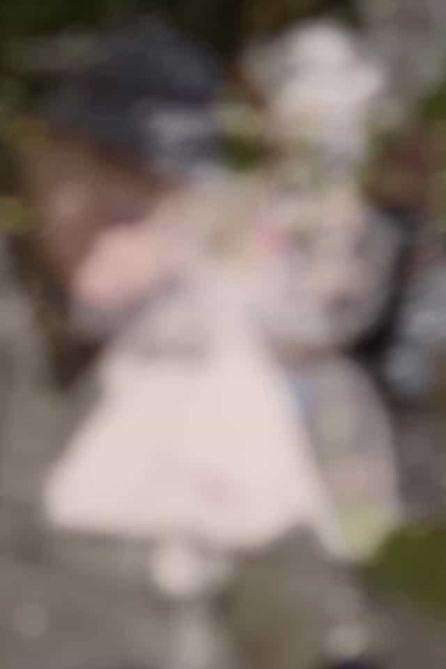 1635709