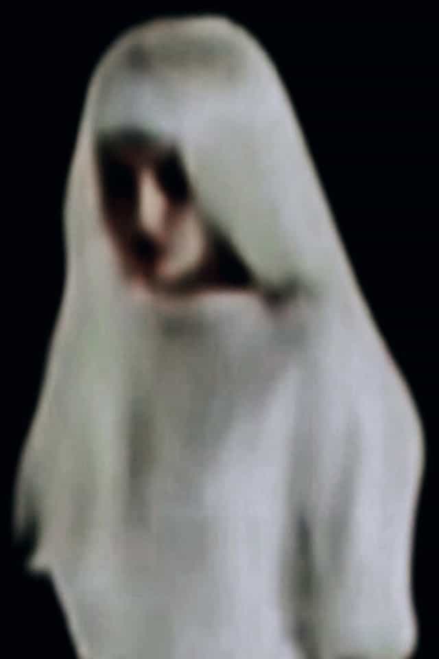 608517