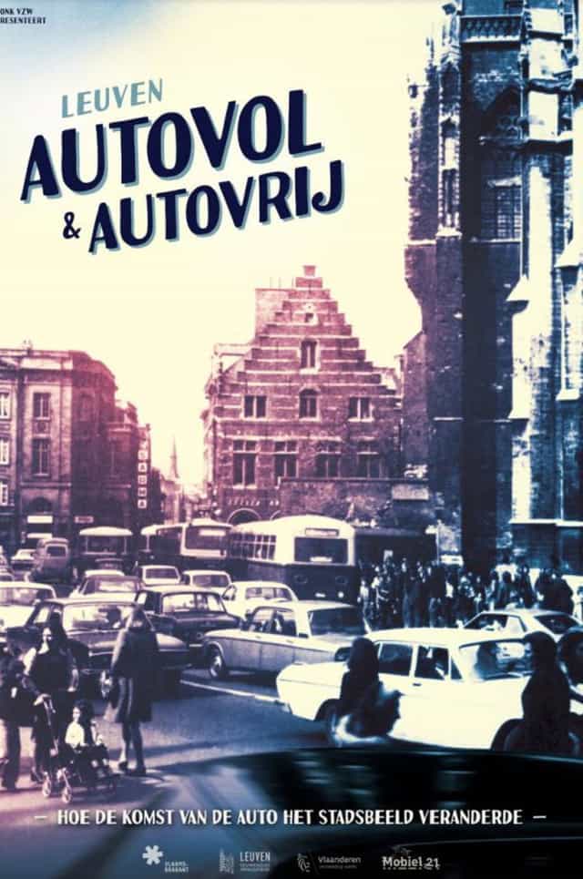 371943