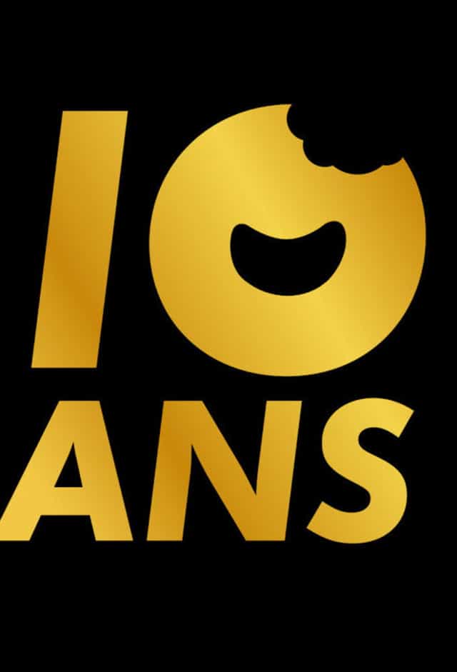 1075621