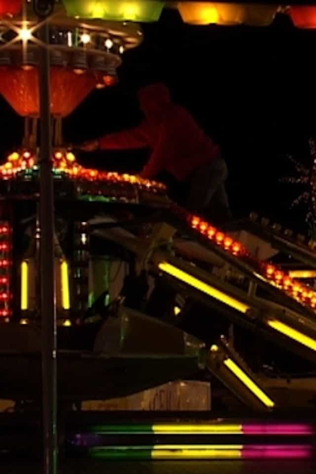 853257