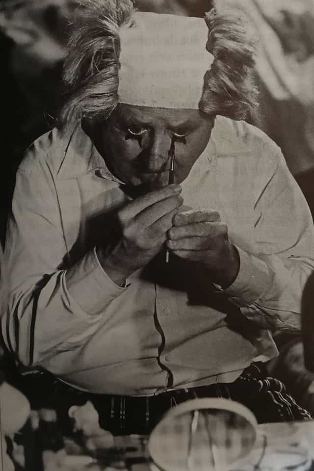 1691943