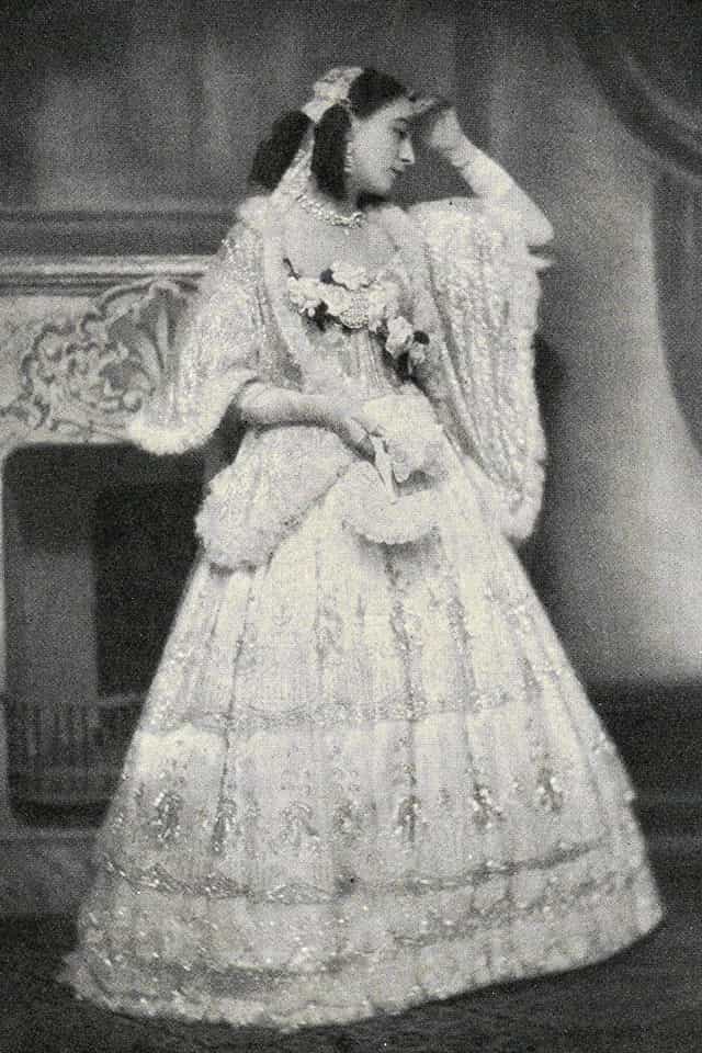 627358