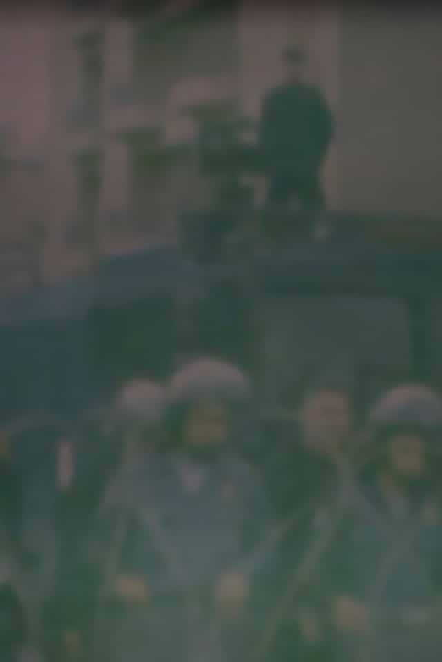 824083