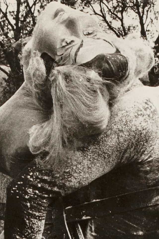 683678