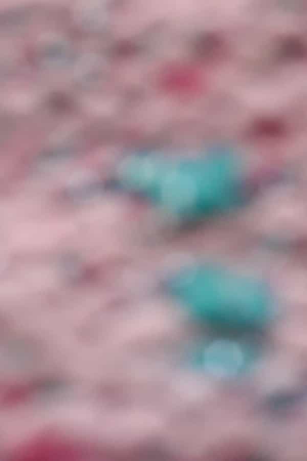 831617