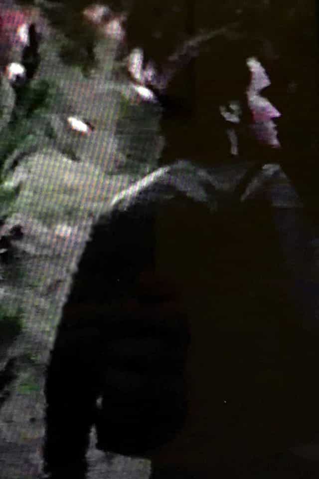 464890