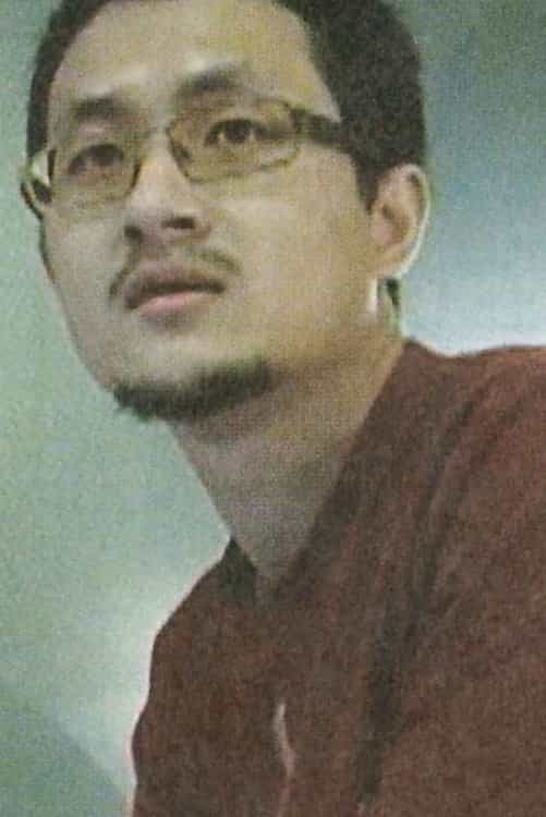 1661698