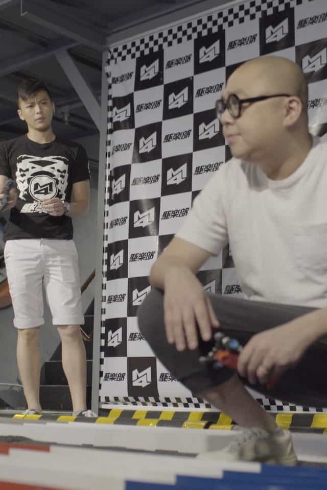 1660929