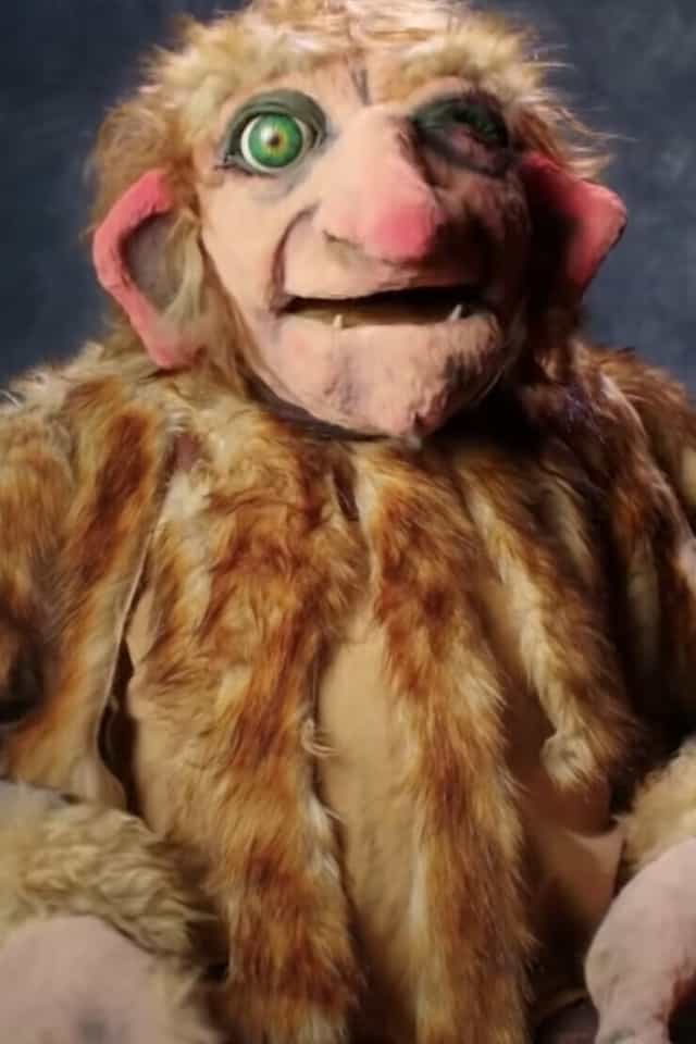881208