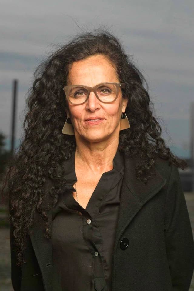 Laura Bari