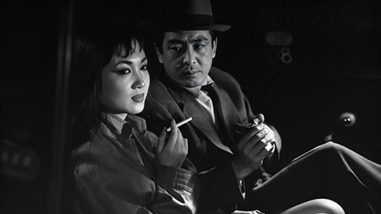 裸女と拳銃